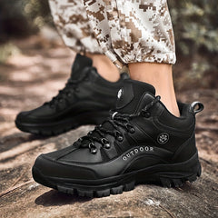 Men's Hiking Boots Lace Up, Wear Resistant Outdoor Shoes for Climbing