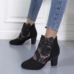 Women's Embroidered Chunky Heeled Pumps