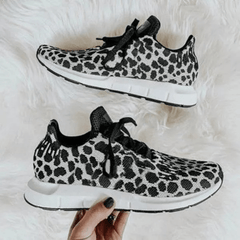 Women's Breathable Lace-Up Casual Sneakers