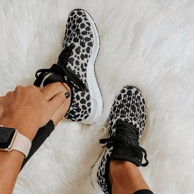 Women's Breathable Lace-Up Casual Sneakers