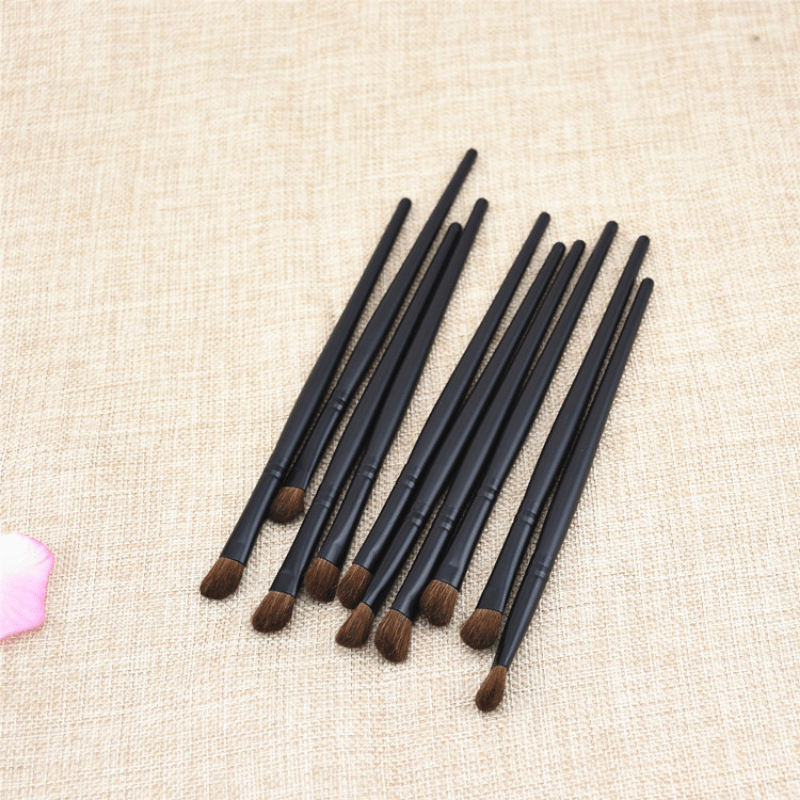 2pcs Soft Eyeshadow Brush for Detail Finish and Contouring