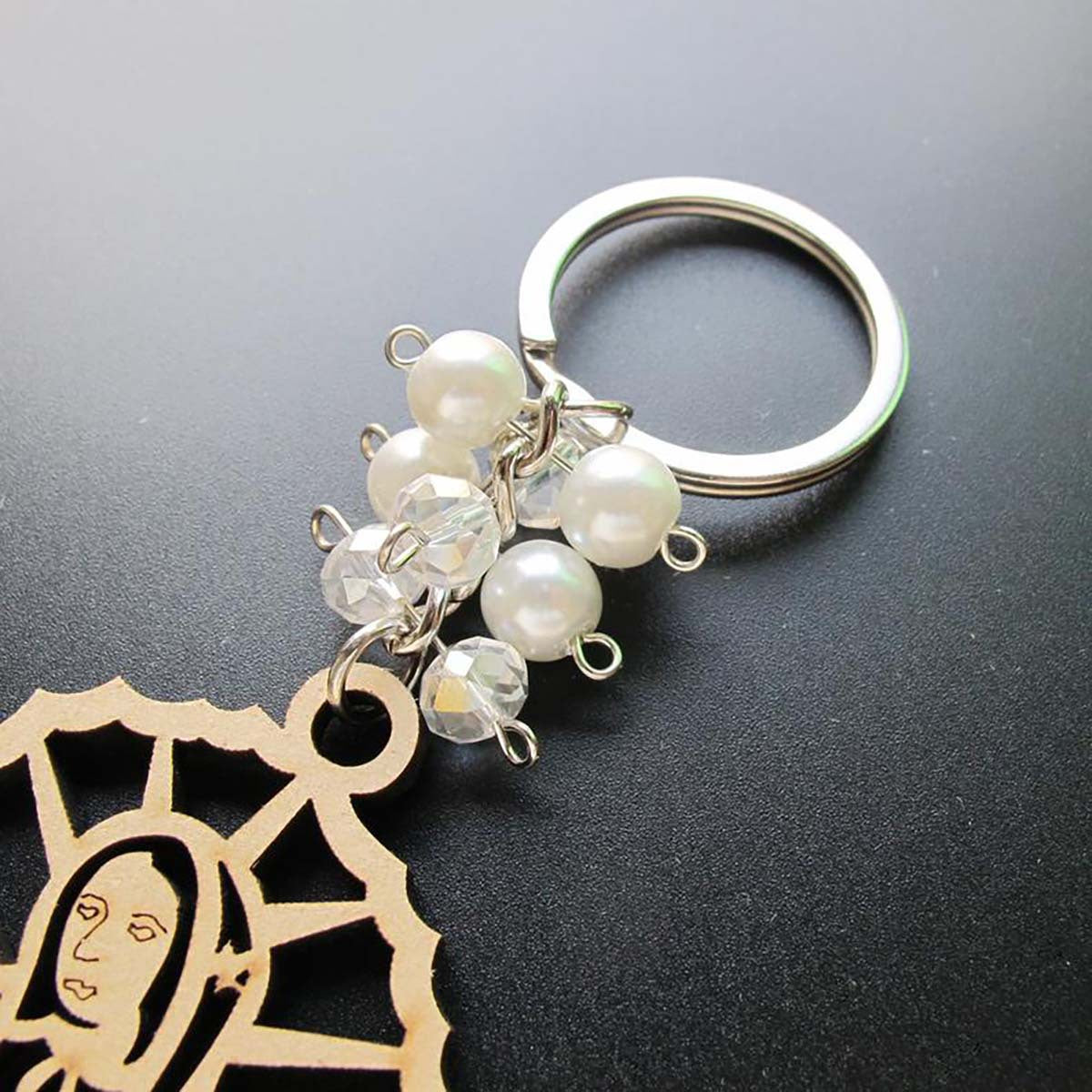 Stylish Wooden Key Chain with Pearl Decor