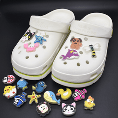 28pcs Random Glow Shoes Flower Shoes Buckle Cartoon Garden Shoes Accessories
