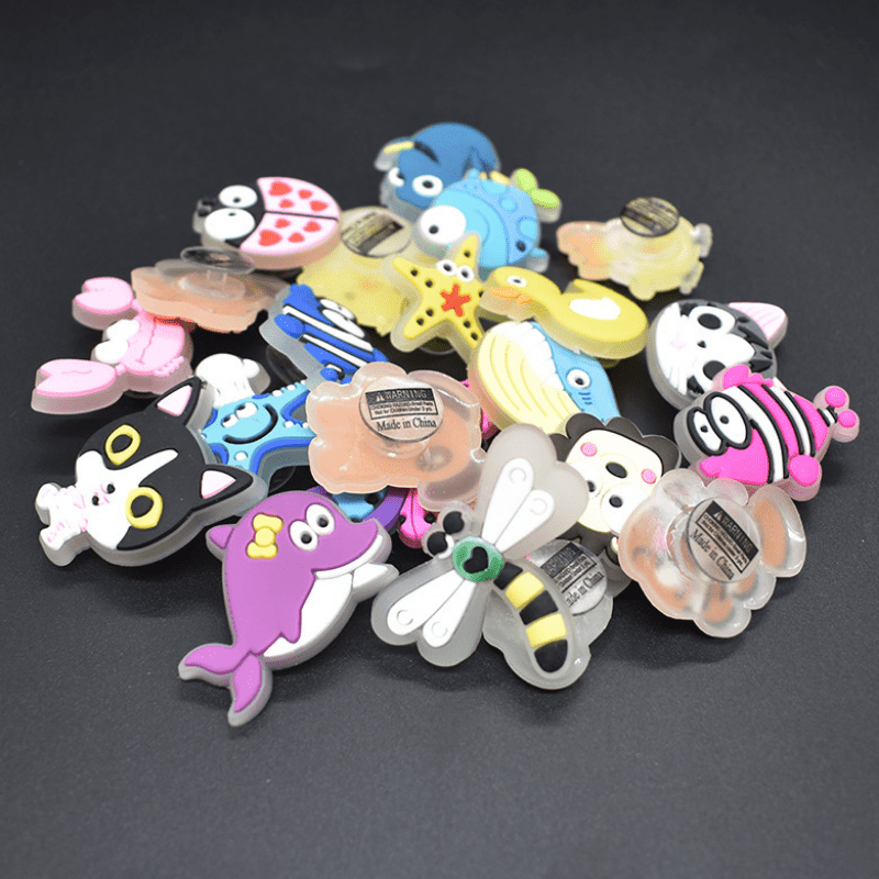 28pcs Random Glow Shoes Flower Shoes Buckle Cartoon Garden Shoes Accessories