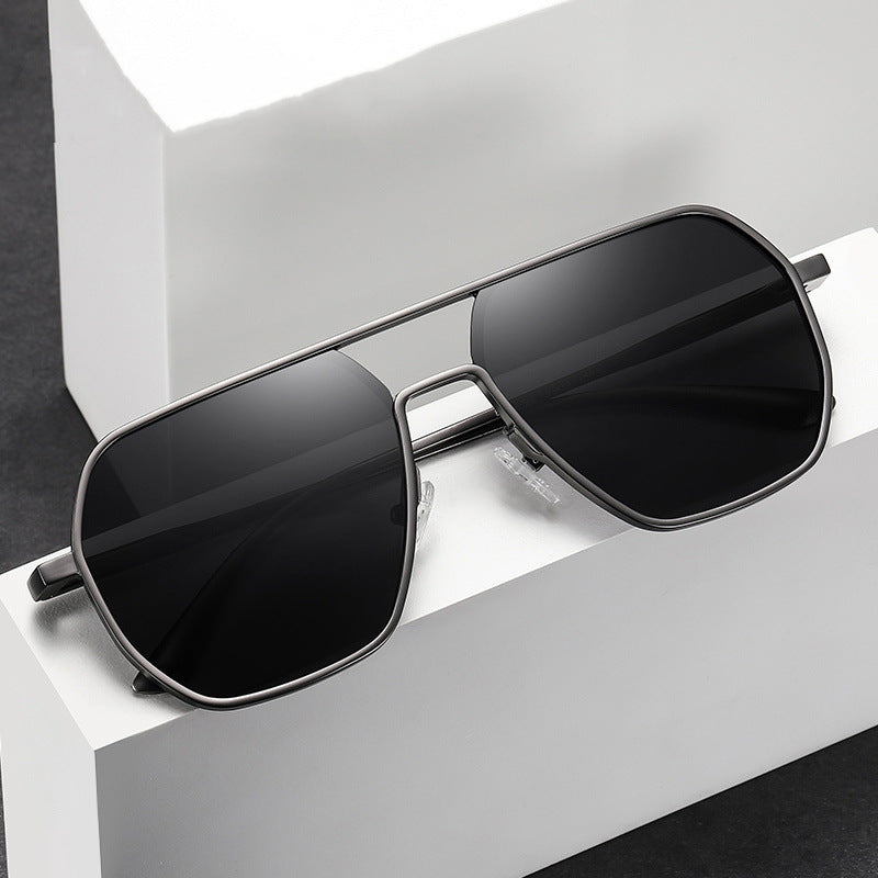 Aluminum Photochromic Polarized Sunglasses Anti Glare Eyewear