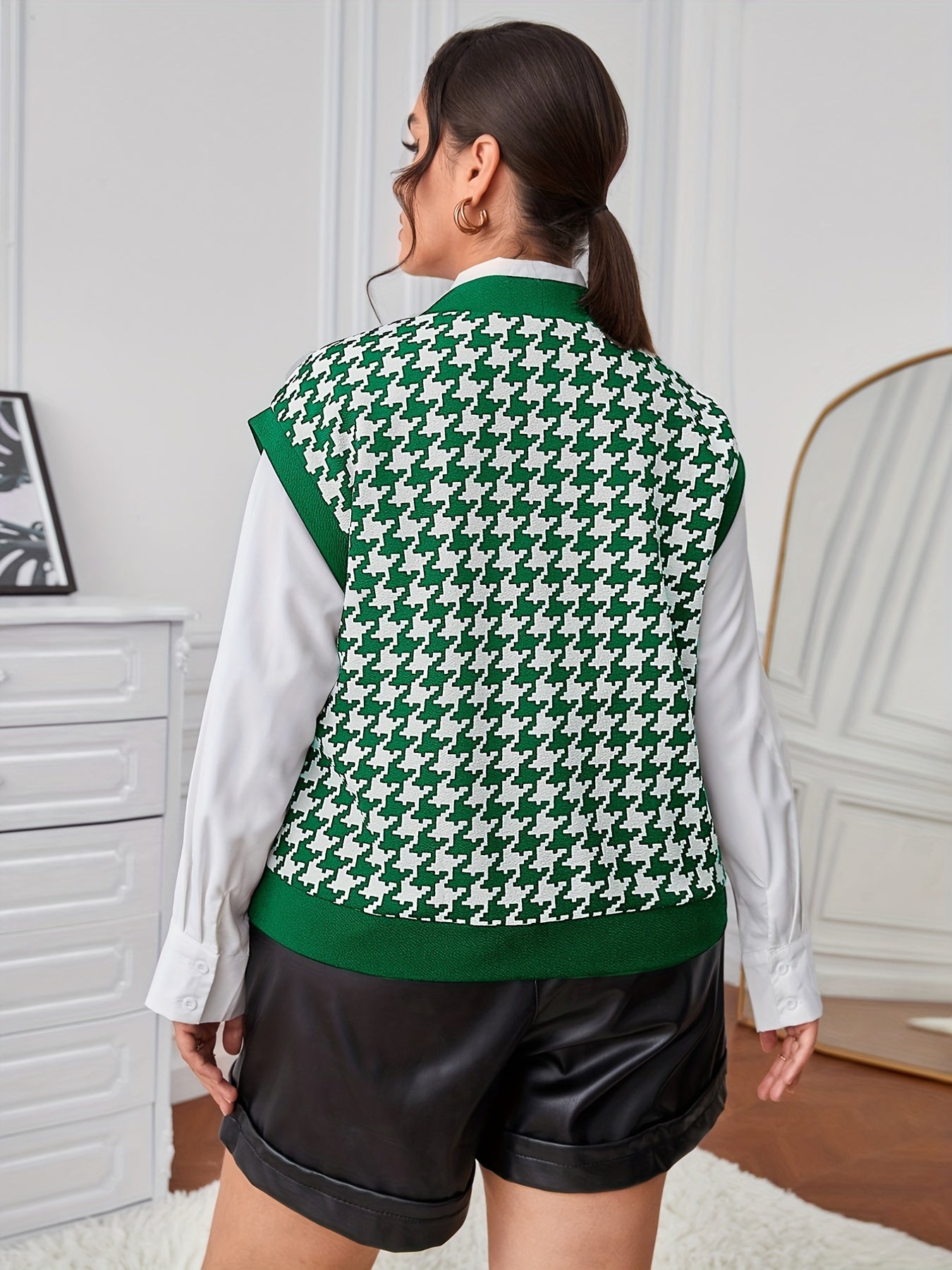 Houndstooth V Neck Knit Vest