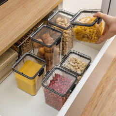 Airtight Clear Food Storage Container with Lid