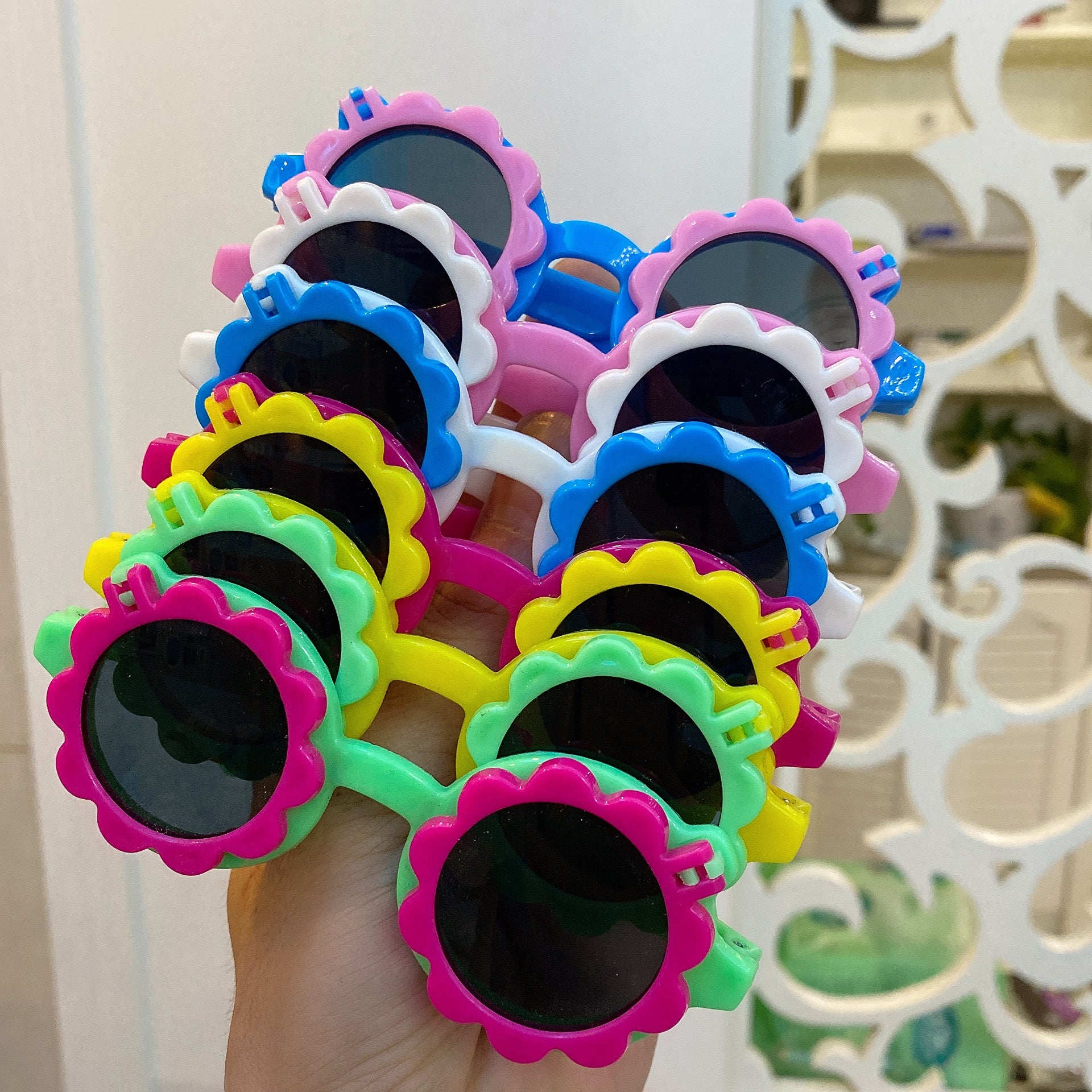 Kids Flowers Shaped Sunglasses UV Protection Glasses For Girls And Boys