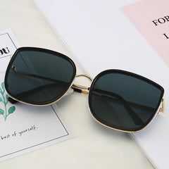 Vintage Large Frame Metal Sunglasses For Men Lightweight And Windproof
