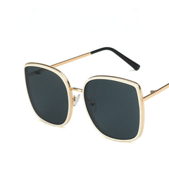 Vintage Large Frame Metal Sunglasses For Men Lightweight And Windproof