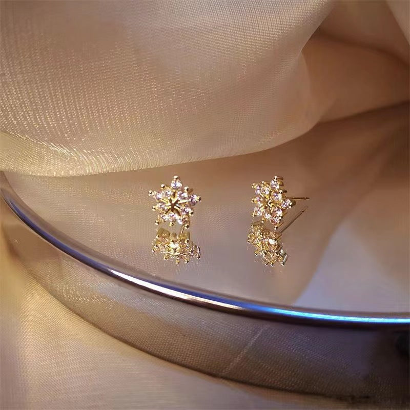 Rhinestone Snowflake Stud Earrings
