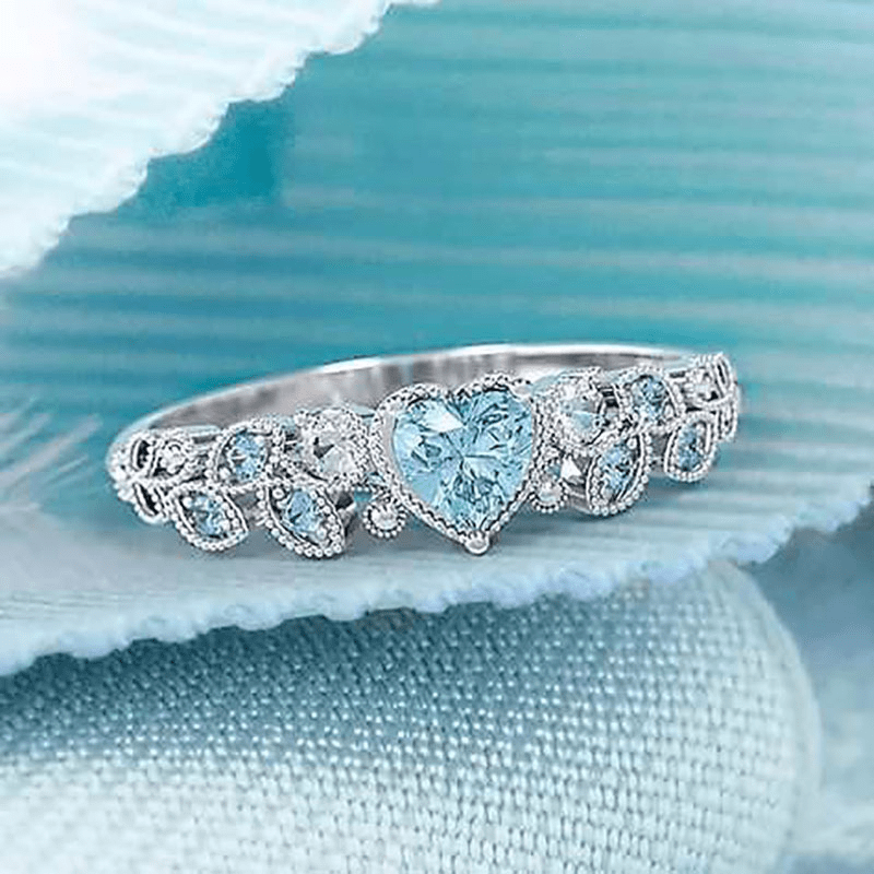 Silver Plated Heart Zircon Ring with Shining Leaves