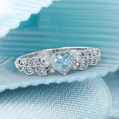 Silver Plated Heart Zircon Ring with Shining Leaves