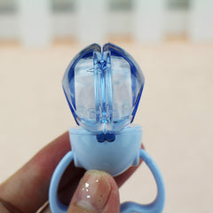 Dust-proof Silicone Pacifier with Automatic Closing for Play
