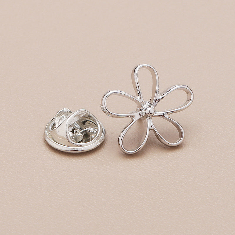 Leaf Flower Collar Pin Hollow Out Scarf Clip Golden Brooch