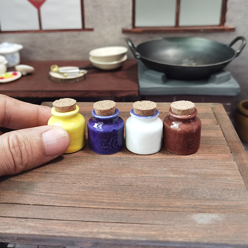 4pcs Mini Ceramic Sealed Jars Pastoral Style Kitchen Seasoning Dollhouse Food