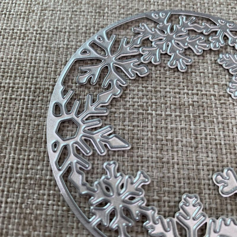 Snowflake Circle Frame Metal Cutting Dies Stencil for Card Making DIY Scrapbooki