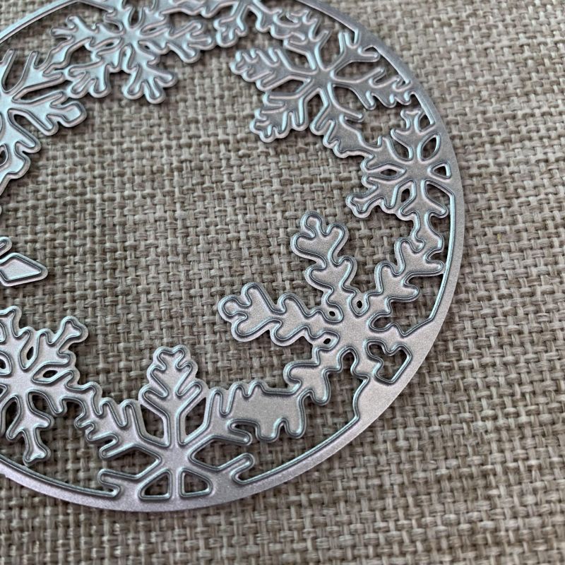 Snowflake Circle Frame Metal Cutting Dies Stencil for Card Making DIY Scrapbooki