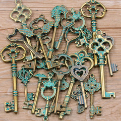30g Vintage Mixed Key Charms for Jewelry Making DIY Supplies