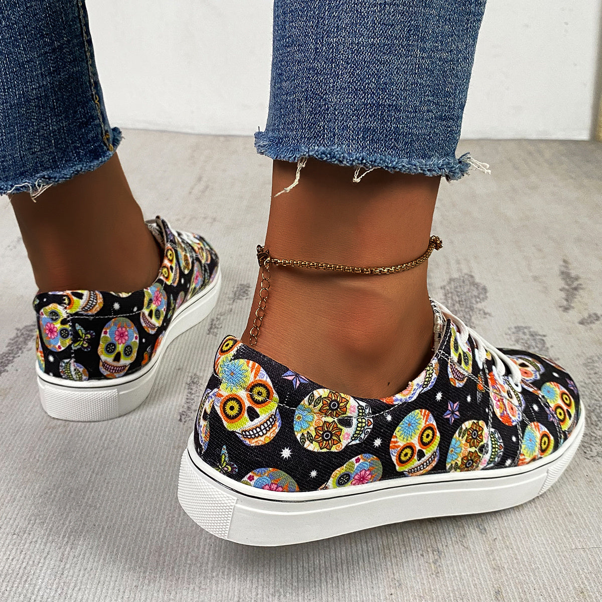 Women's Halloween Skull Print Skate Shoes Lightweight Lace Up Casual Sneakers