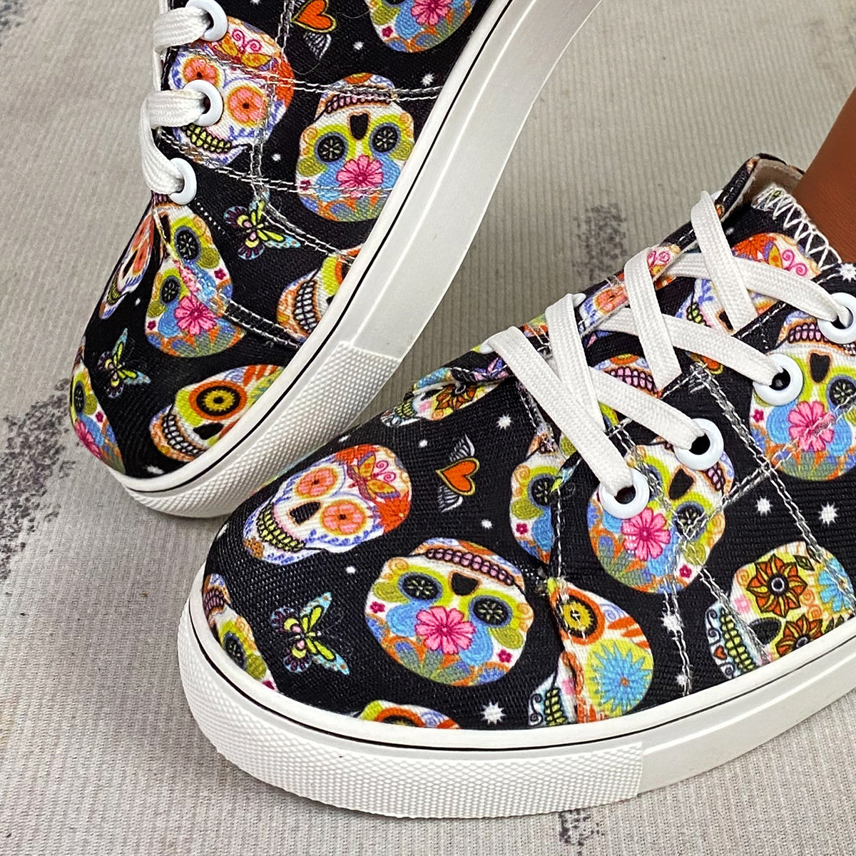 Women's Halloween Skull Print Skate Shoes Lightweight Lace Up Casual Sneakers