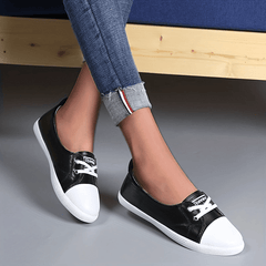 Women's Lightweight Low Top Lace Up Sneakers