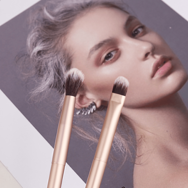 Double Head Makeup Brush Eyeshadow & Nose Shadow Blending Brush