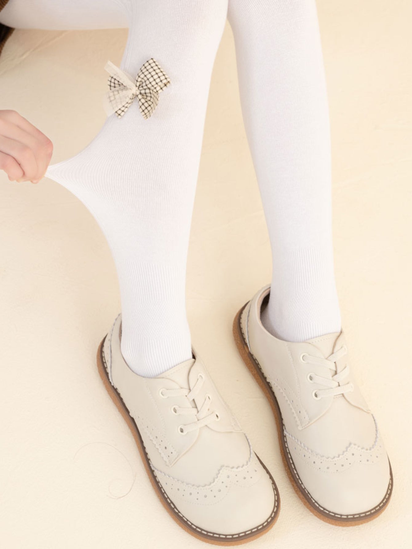 Girls Elastic Pantyhose with Vertical Ribbon Knit Bow