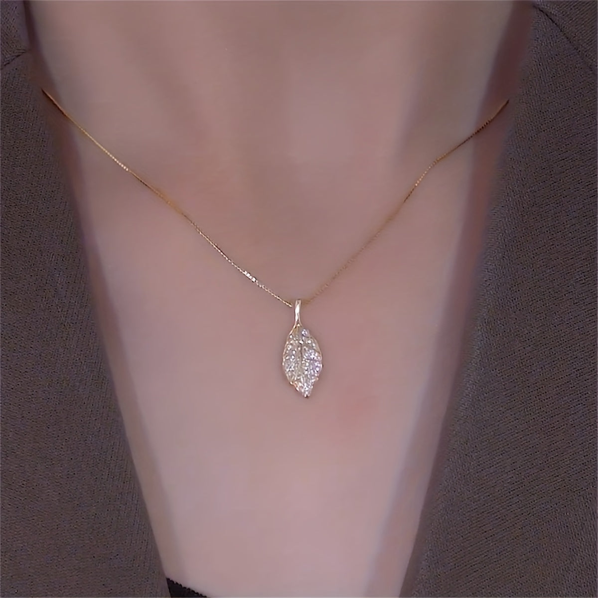 Girl's Leaf Necklace Alloy Clavicle Chain Leaf Necklace