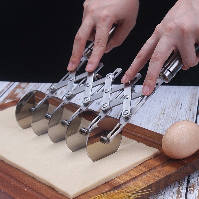 Pastry Cutter With Handle - Multipurpose Rolling Pizza Dough Divider