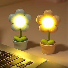Mini Flower Night Light Bedside Lamp - Creative Desktop Decoration