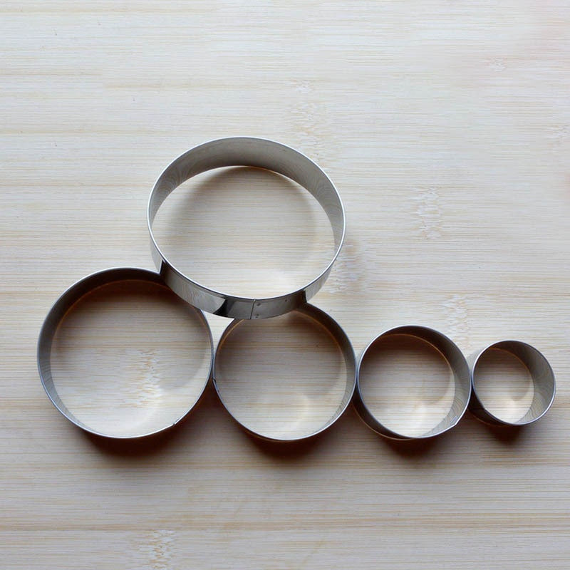 5pcs Stainless Steel Biscuit Pastry Dough Cutter Fondant Mold Cookie Maker