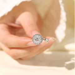 Fashionable Flower Inlaid Zircon Opening Ring for Banquets & Weddings