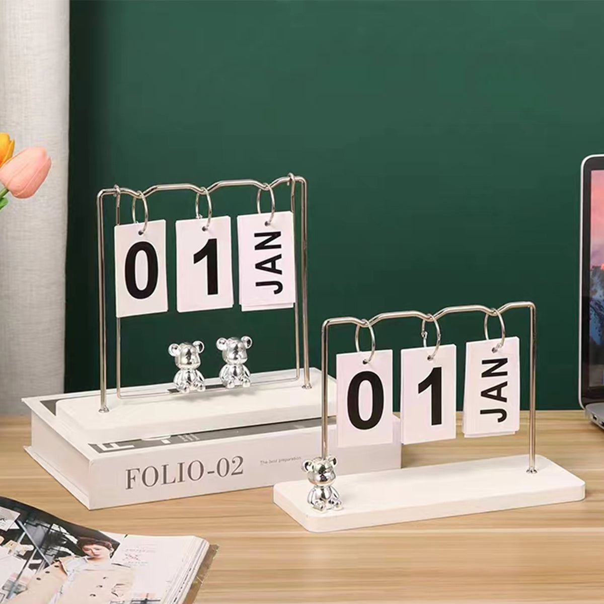 Metal Teddy Bear Shaped Desk Calendar Display for Office