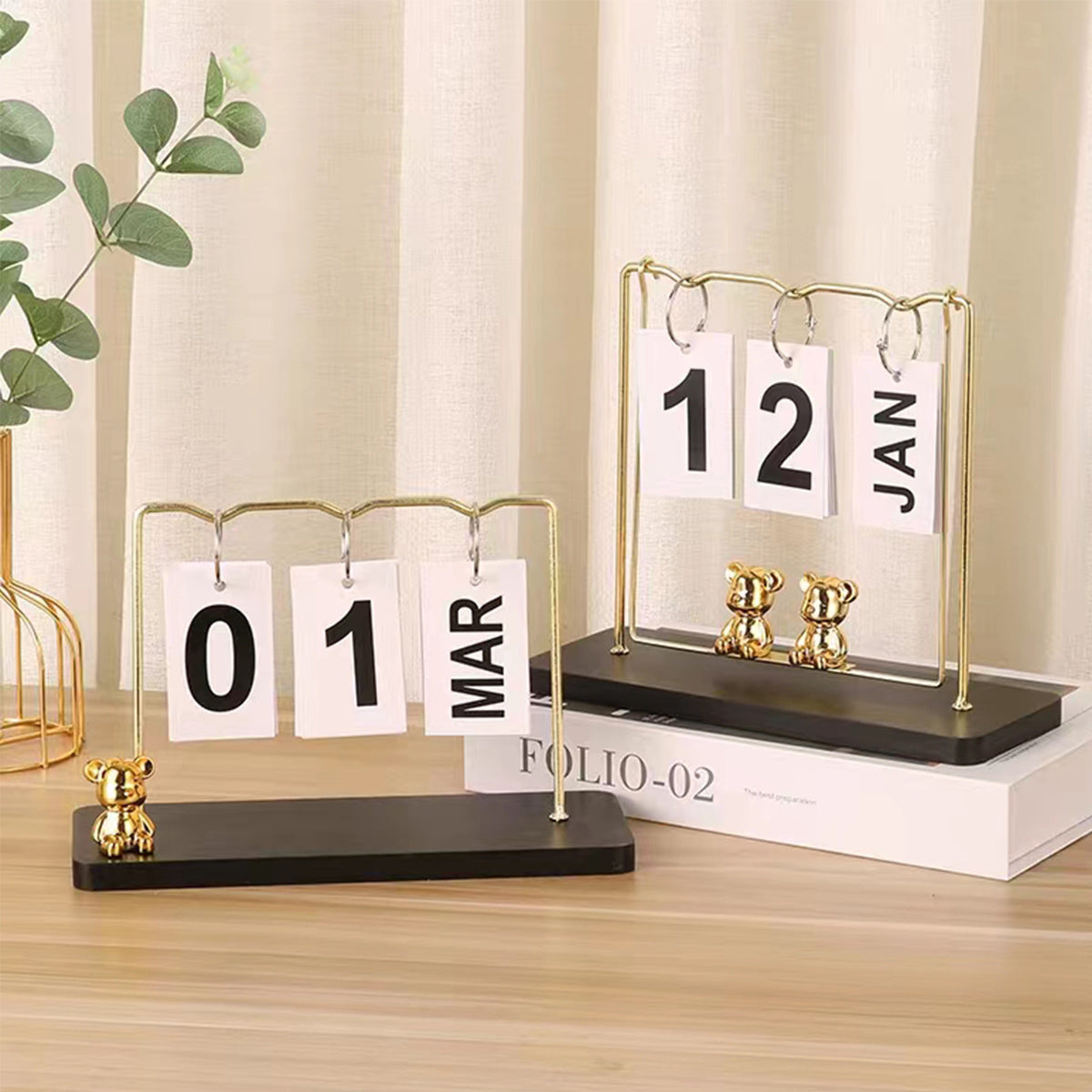 Metal Teddy Bear Shaped Desk Calendar Display for Office