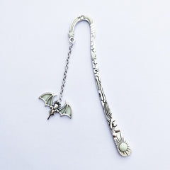 1PC Halloween Bookmark Night Glow Sun Moon Star Bat Metal Bookmark