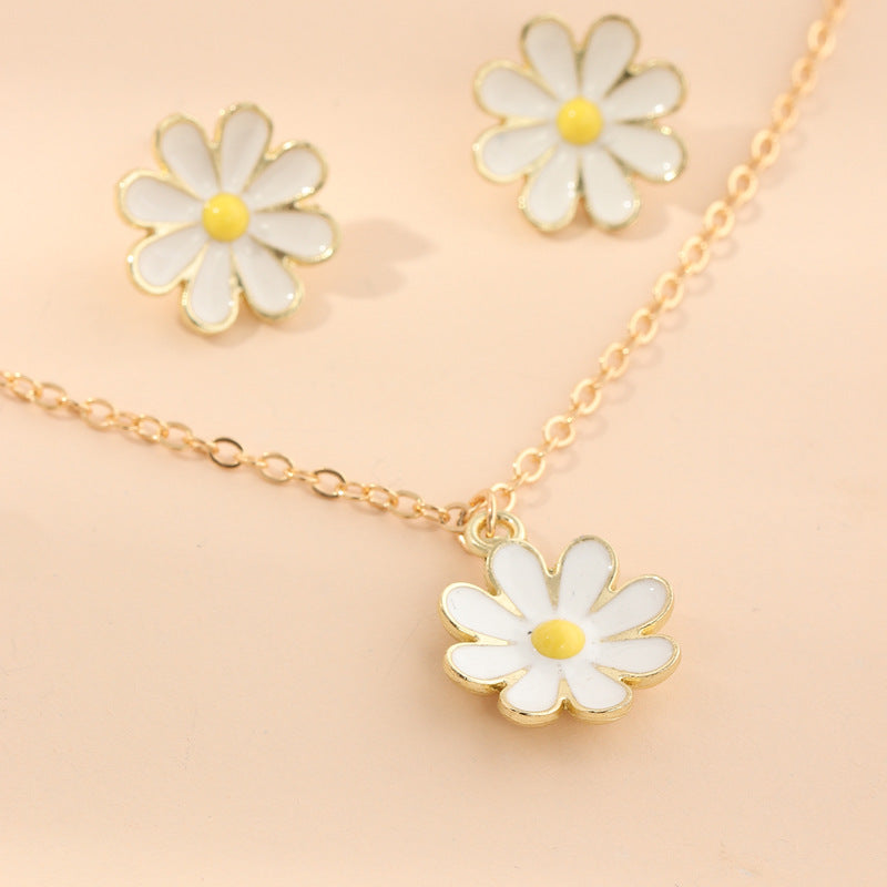 Daisy Flower Necklace and Earrings Set - Adorable Female Gift