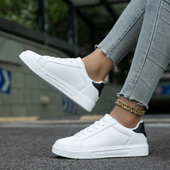 Lightweight Flat Skate Shoes Breathable Comfortable Outdoors