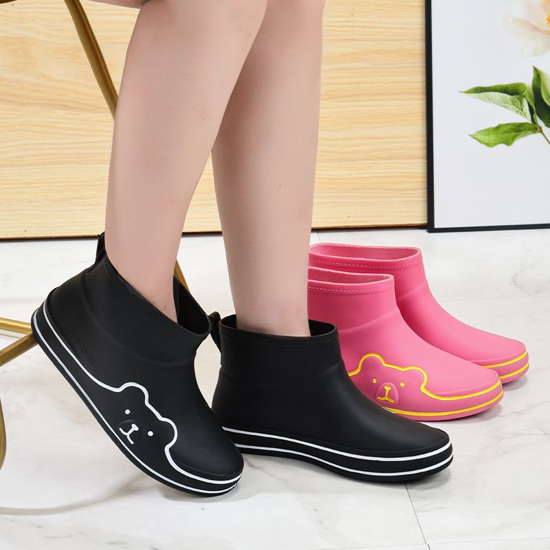 Bear Print PVC Round Toe Waterproof Rain Boots