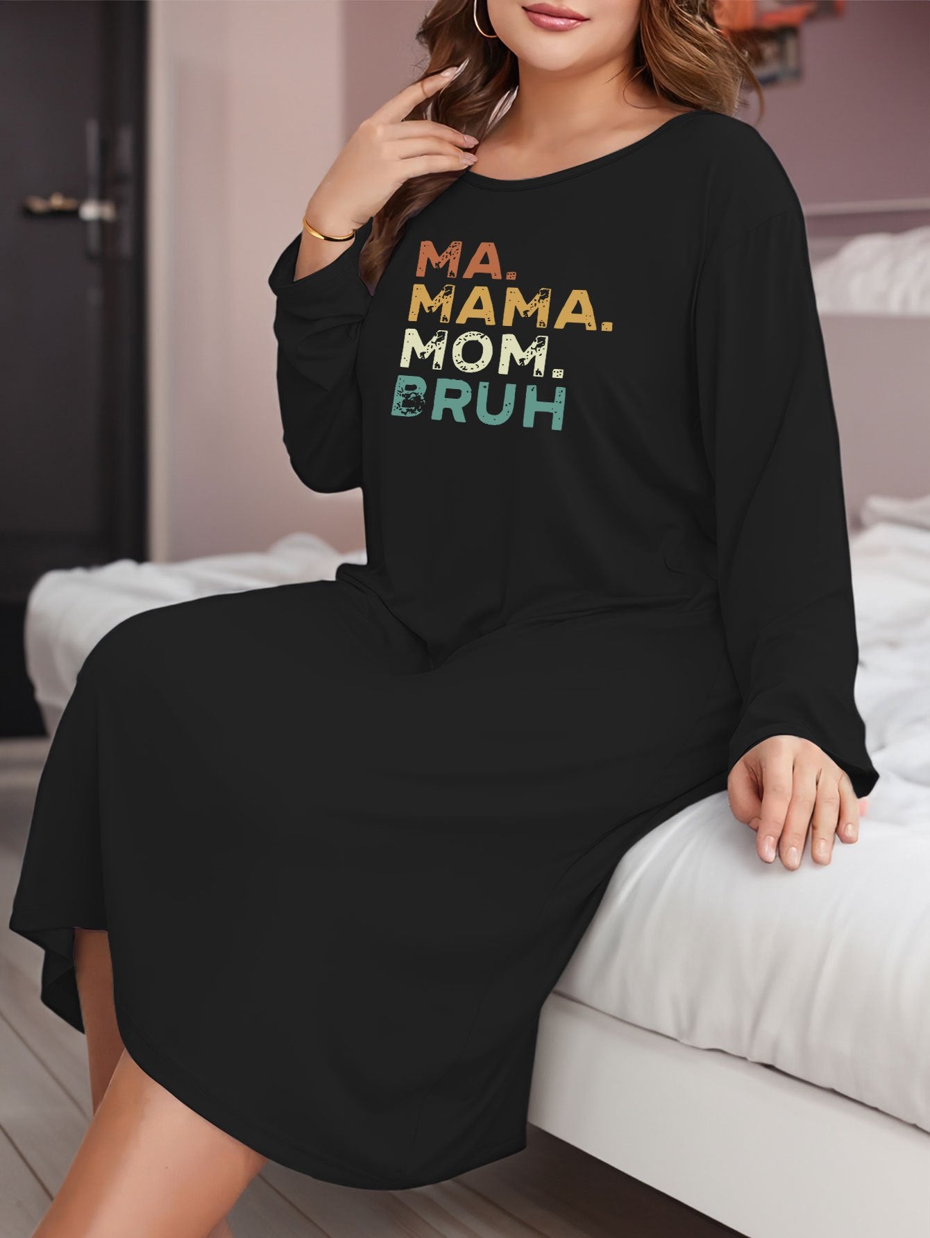 Art Letter Print Long Sleeve Round Neck Nightdress