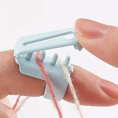 2pcs Yarn Guide Finger Holder Knitting Thimble Tool