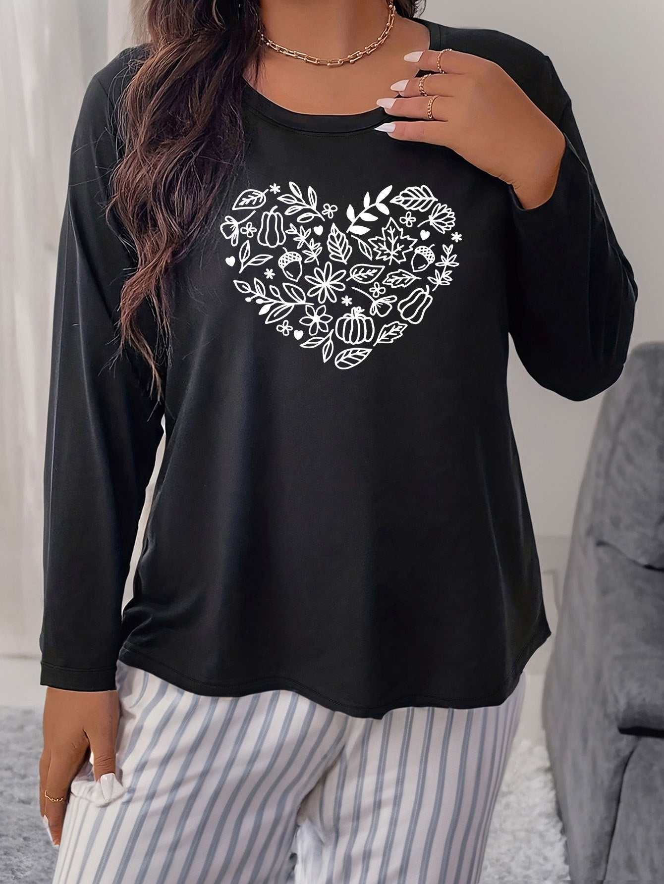 Leaf & Nut Heart Print Long Sleeve Round Neck Sleepwear Tee