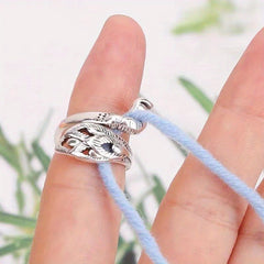 Adjustable Finger Ring Crochet Loop for Faster Knitting Yarn Guide