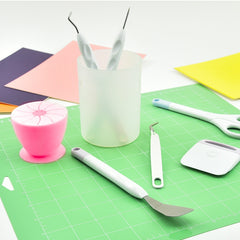 2pcs Silicone Waste Collector Sewing Weeding Desktop Garbage Collector