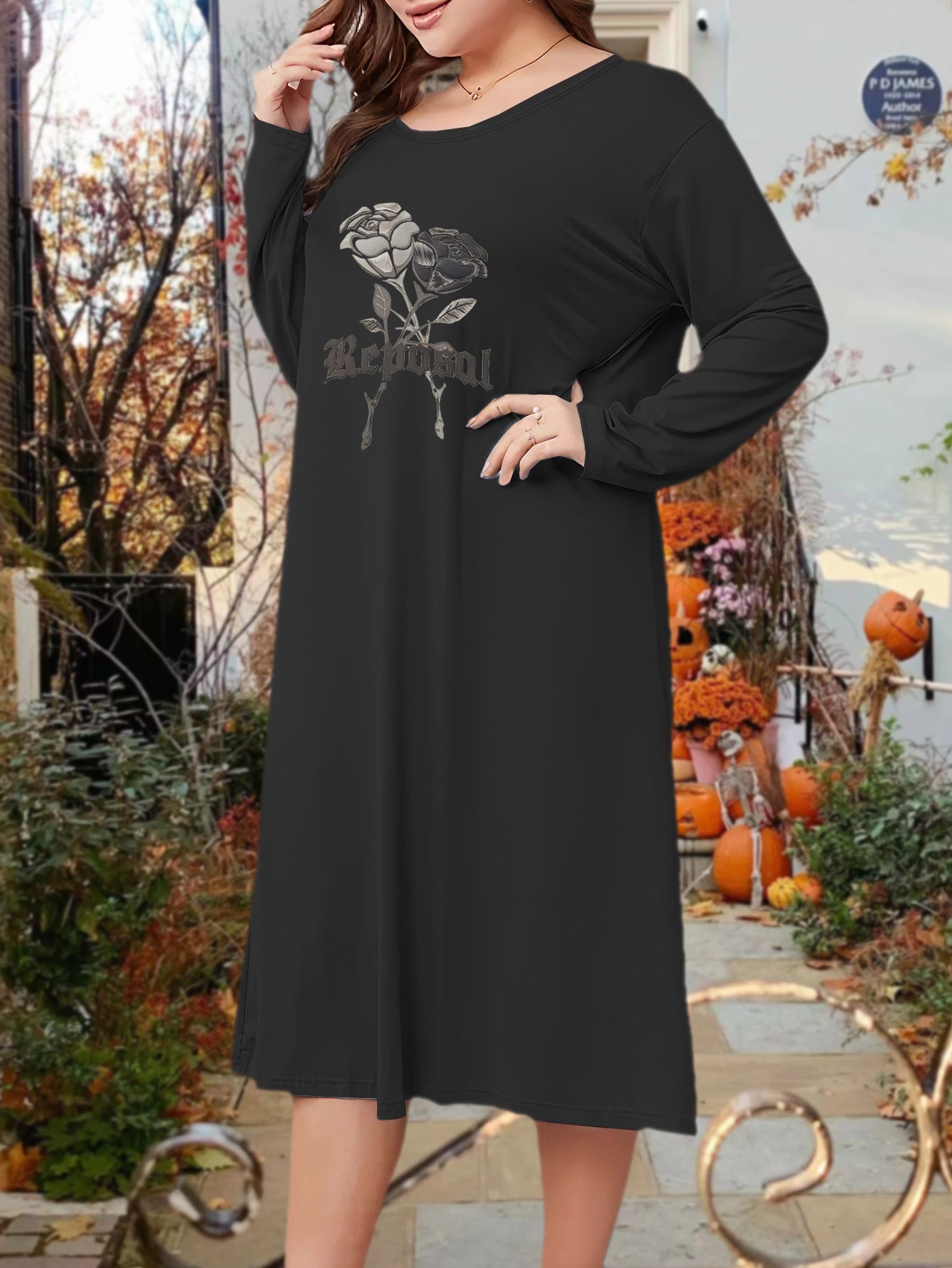 Gothic Lounge Dress Women's Long Sleeve Tee