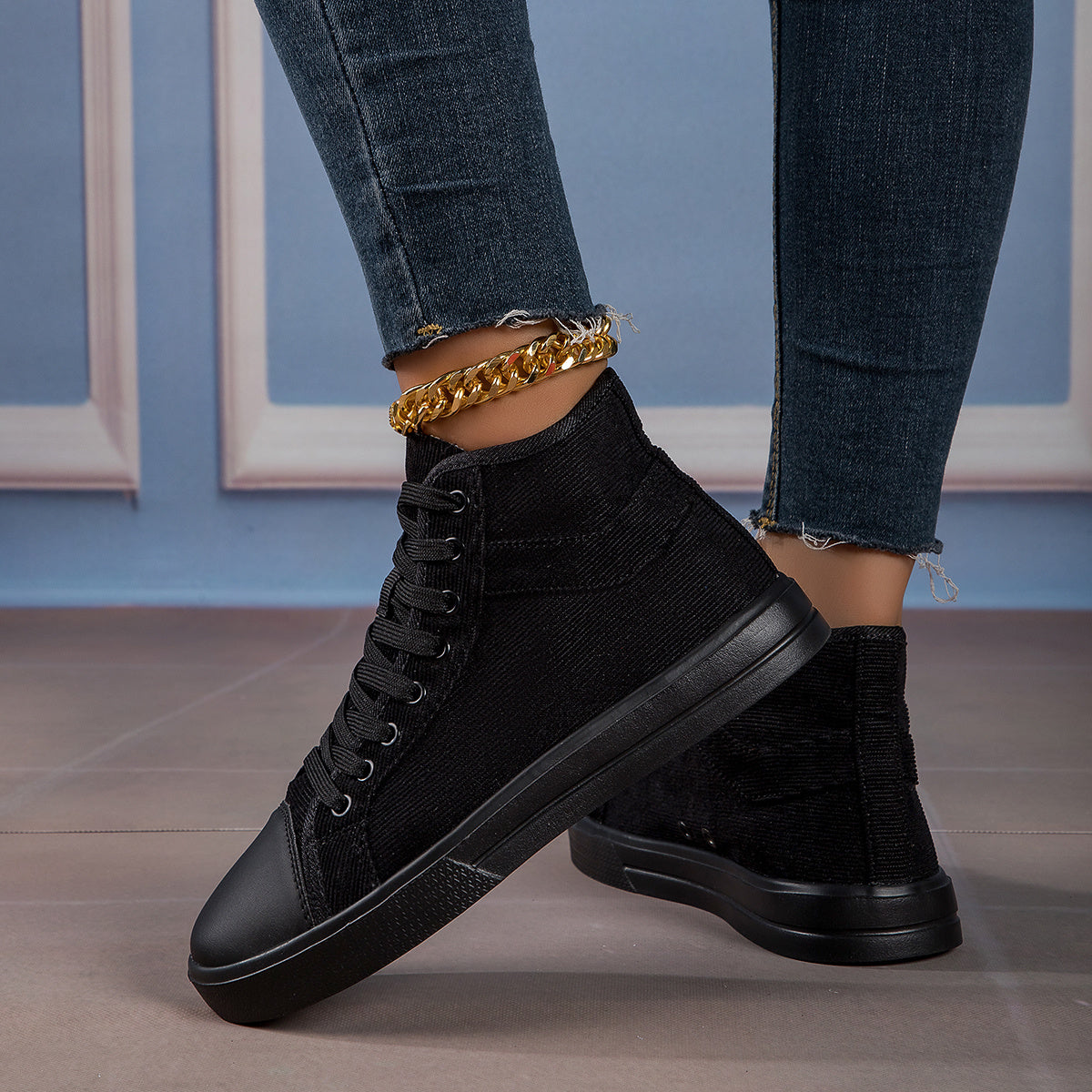 Women's High Top Skateboard Shoes Lightweight Canvas Outdoor Sports Shoes