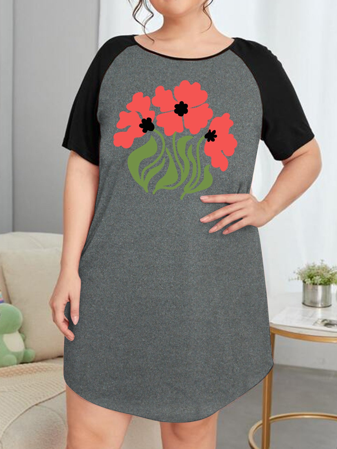 Floral Graphic Raglan Sleeve Plus Size Nightdress