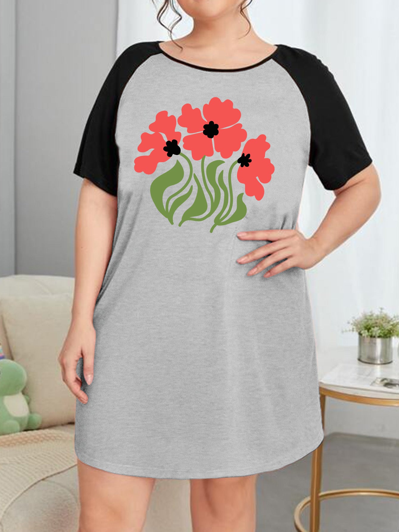 Floral Graphic Raglan Sleeve Plus Size Nightdress