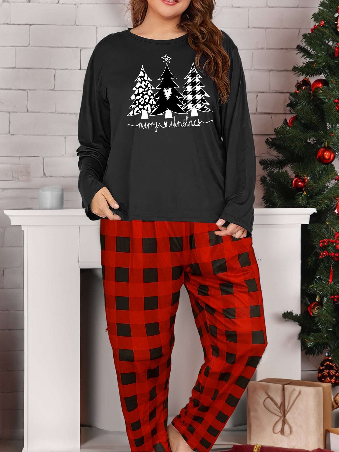 Women's Plus Christmas Lounge Set Long Sleeve Tee & Plaid Pants Pajamas