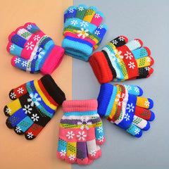 Kids' Snowflake Pattern Gloves, 10-15 Years